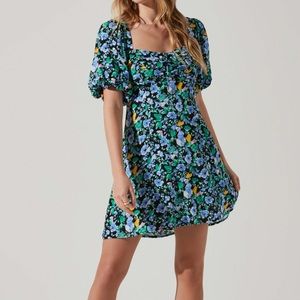 Brand new- Astr the label floral print puff sleeve dress